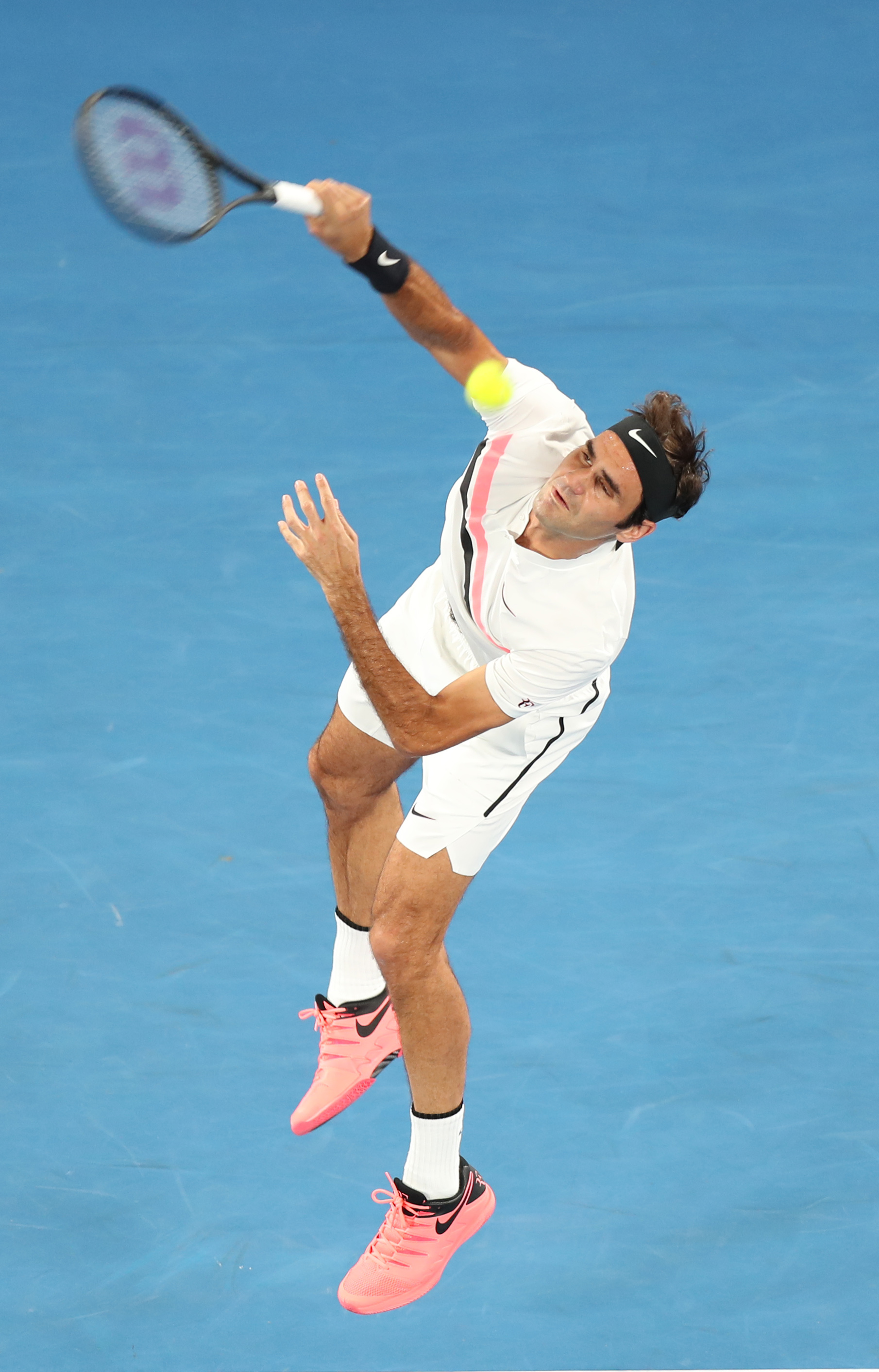 关于美国网球队鏖战澳大利亚网球队，费德勒绝境逆转的信息