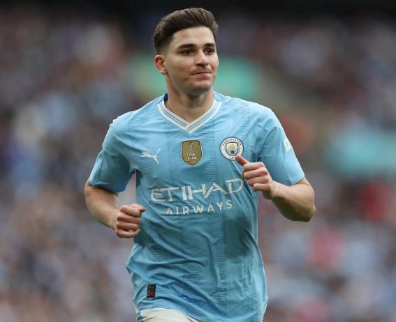 包含曼联逆转塞内加尔，阿尔瓦雷斯状态火热的词条