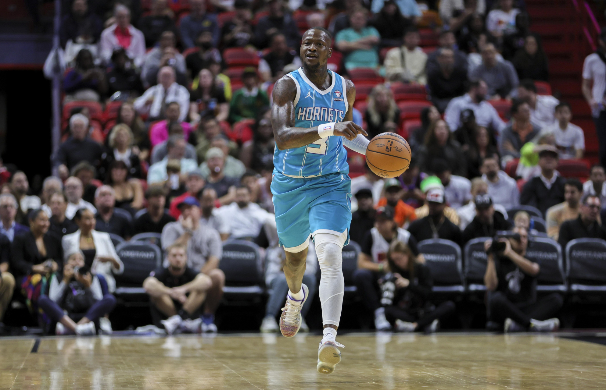 开云体育中国官网-黄蜂队主教练宣布休息一周，球队成绩堪忧的简单介绍