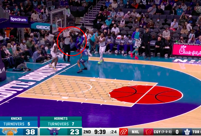 黄蜂队主教练宣布休息一周，球队成绩堪忧的简单介绍