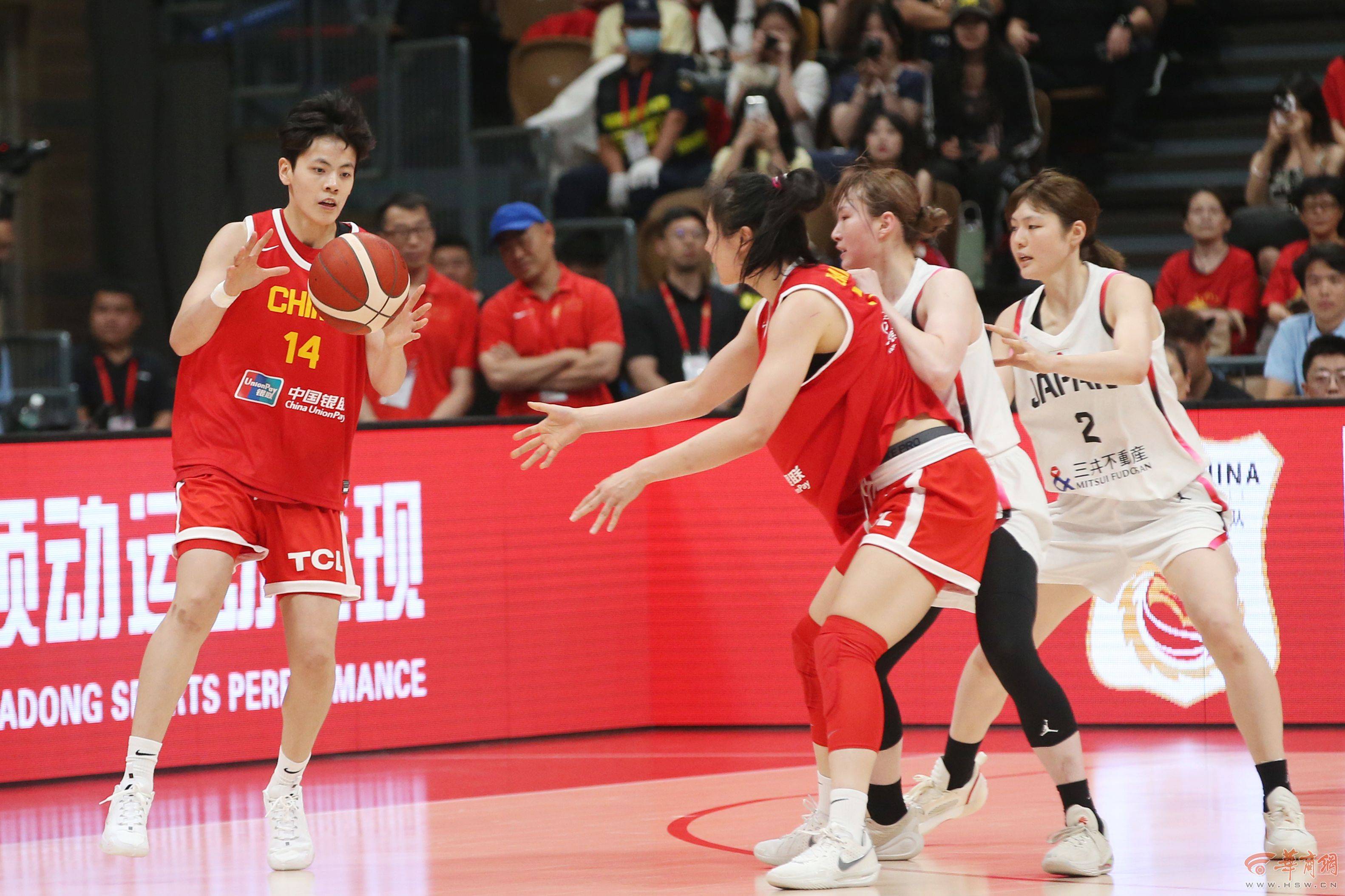 开云体育官网-新赛季篮球联赛开启，球迷热情高涨