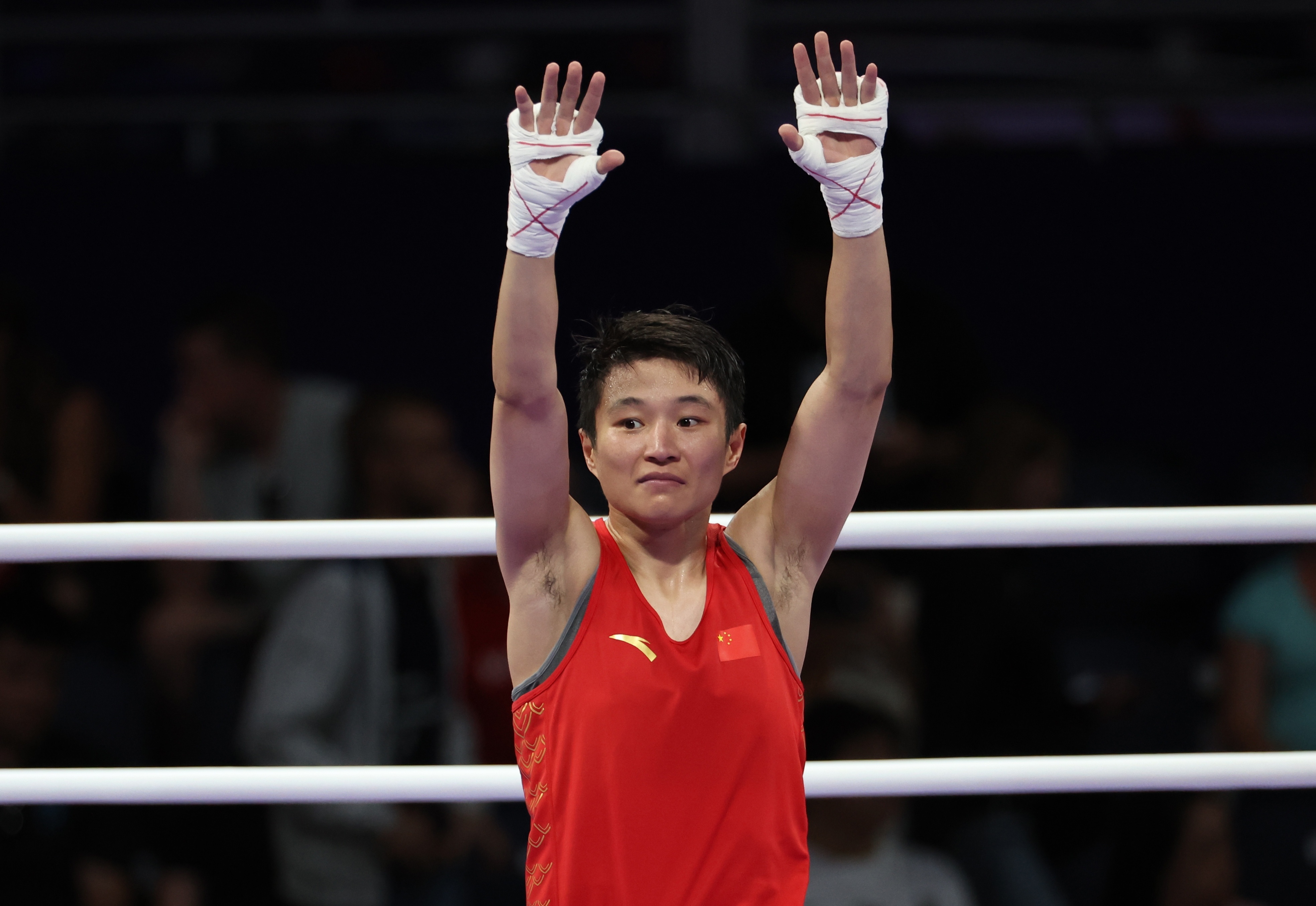 拳击比赛现场报道:选手实力悬殊引人关注 拳击比赛现场报道:选手实力悬殊引人关注