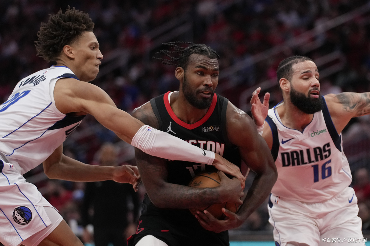 关于快船鏖战灰熊,易建联高光表现的信息 关于快船鏖战灰熊,易建联高光表现的信息