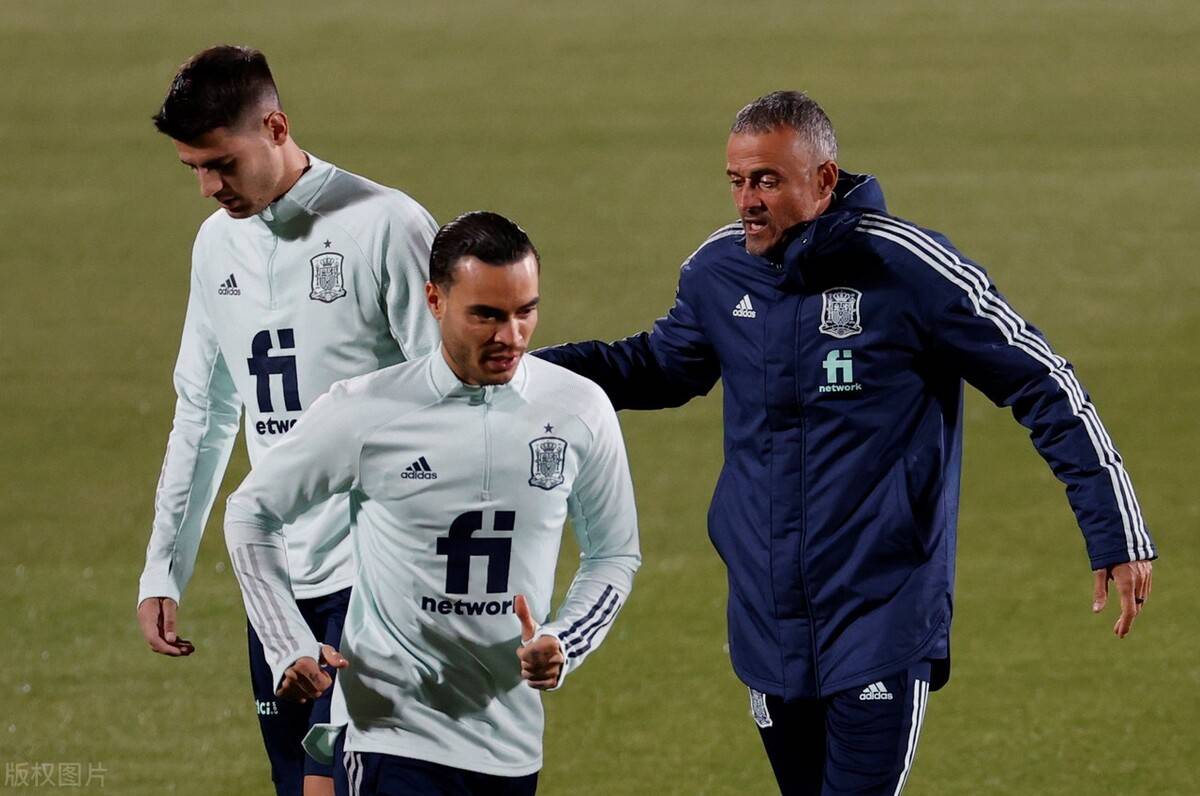 荷兰碾压巴西，格纳布里状态火热