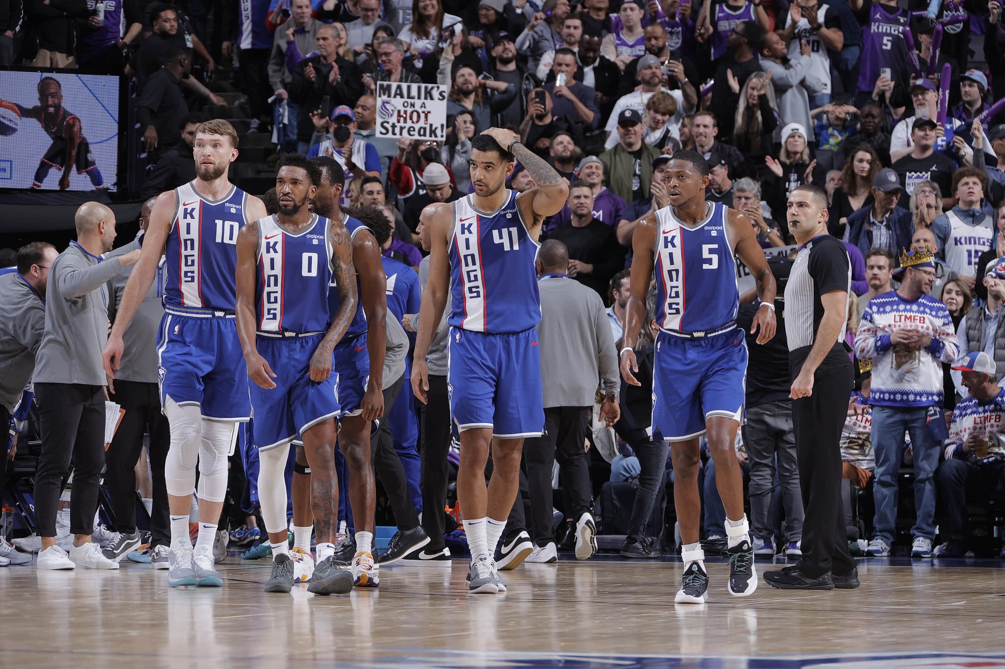 国王翻盘上海队，西亚卡姆带队取胜