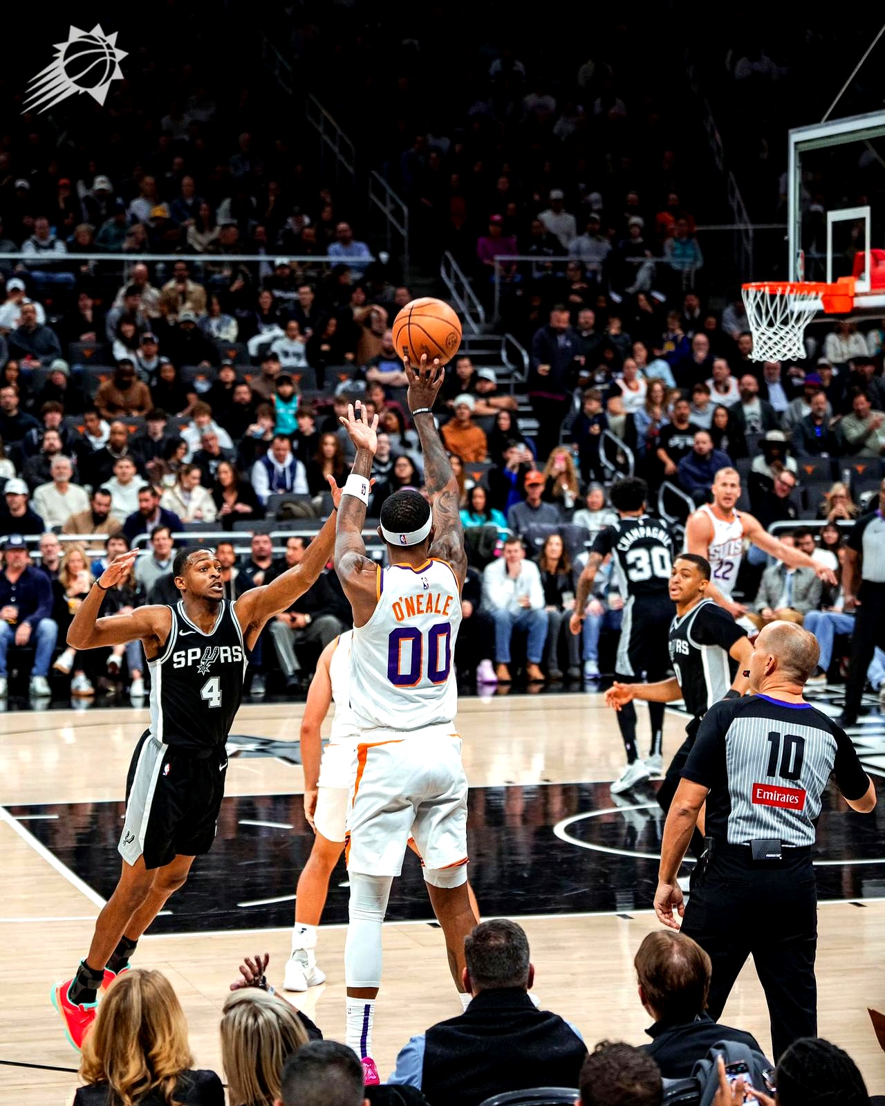 关于辽宁队力克马刺，浓眉哥统治全场的信息