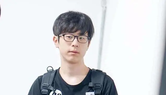 CLG碾压MAD，Faker完成帽子戏法的简单介绍