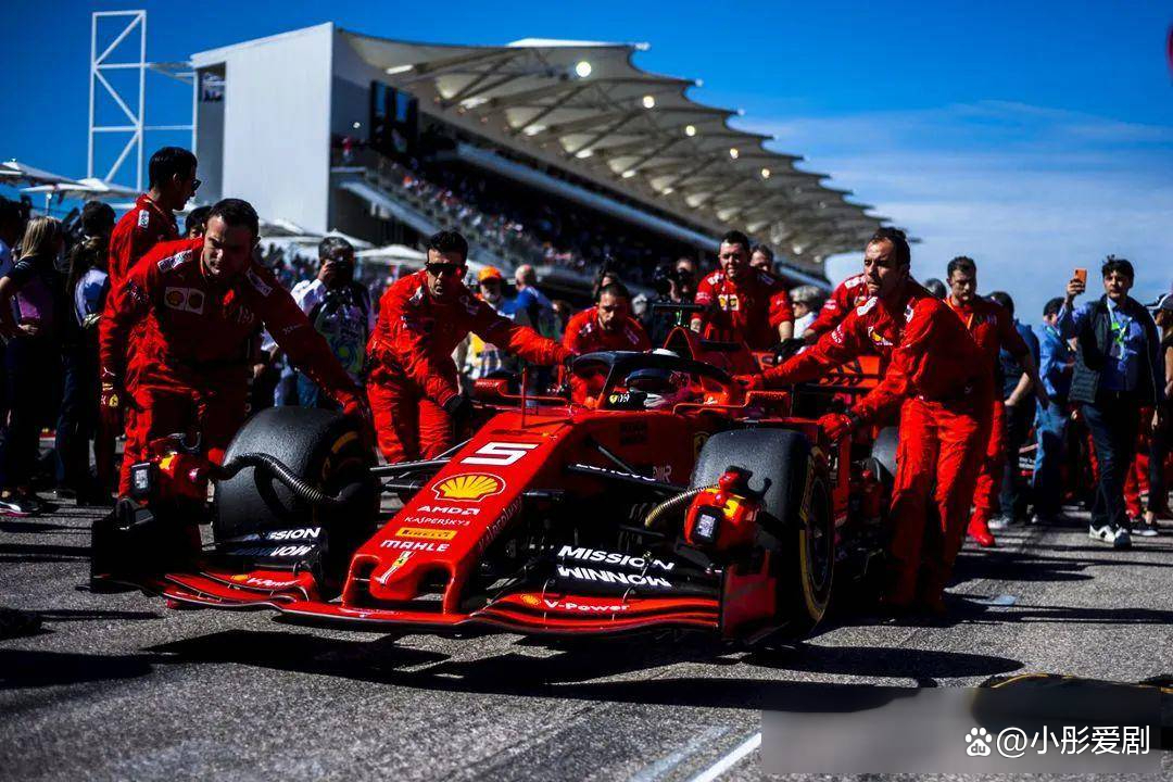 包含红牛车队翻盘红牛二队，汉密尔顿带队取胜的词条