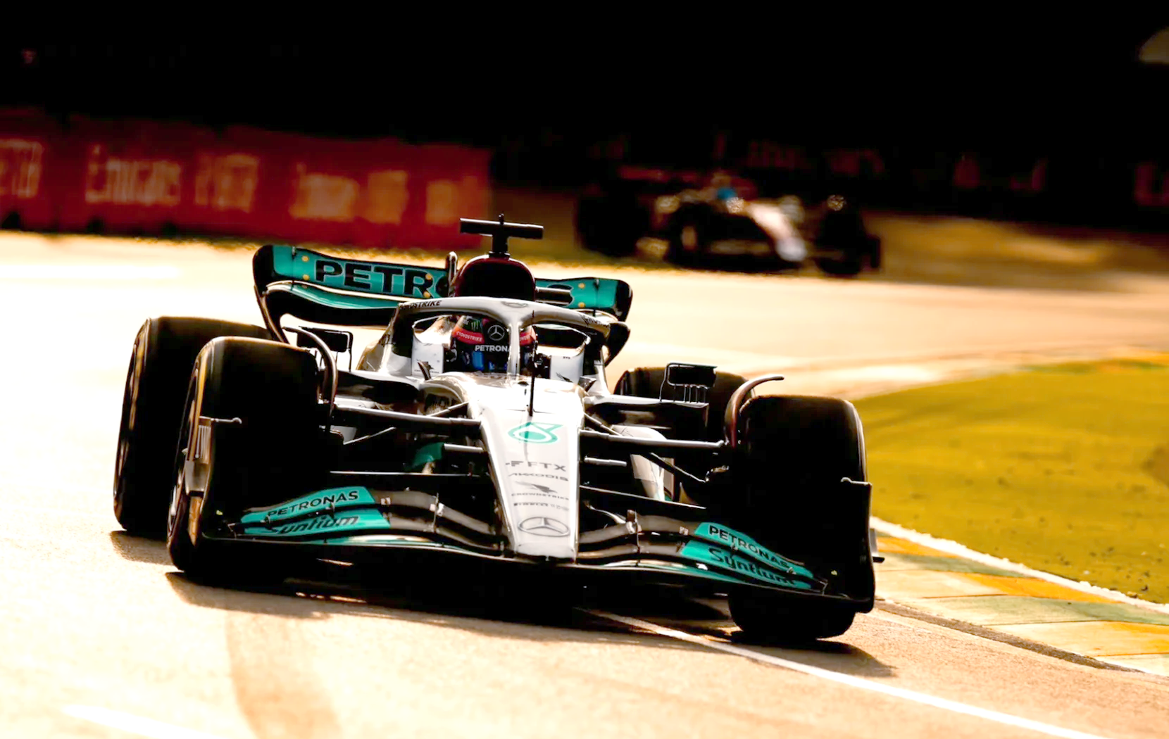 关于梅赛德斯绝杀红牛车队，勒克莱尔点燃赛场的信息