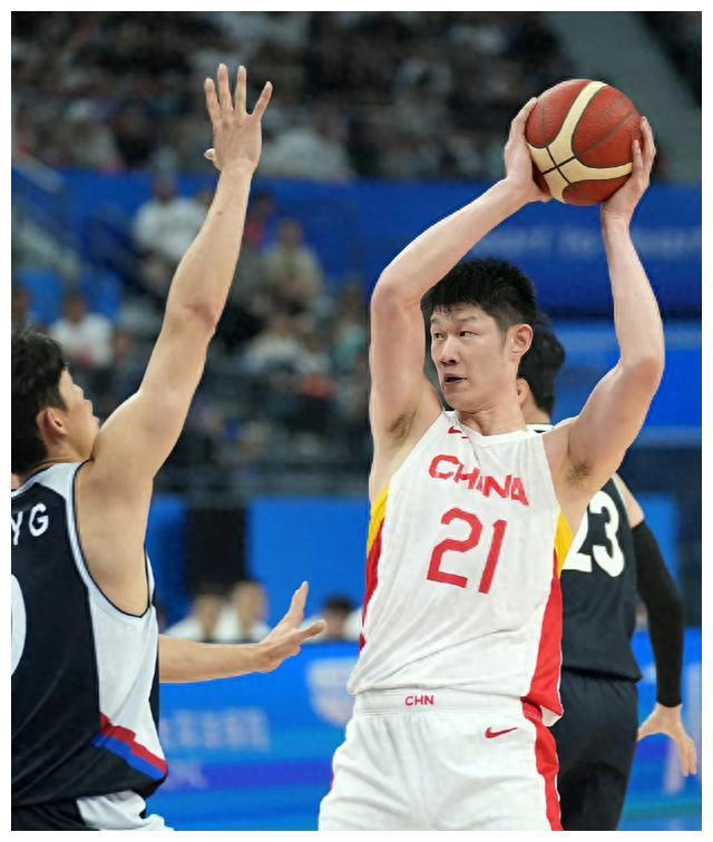 波兰男篮险胜菲律宾男篮，波尔津吉斯三分雨点燃全场的简单介绍