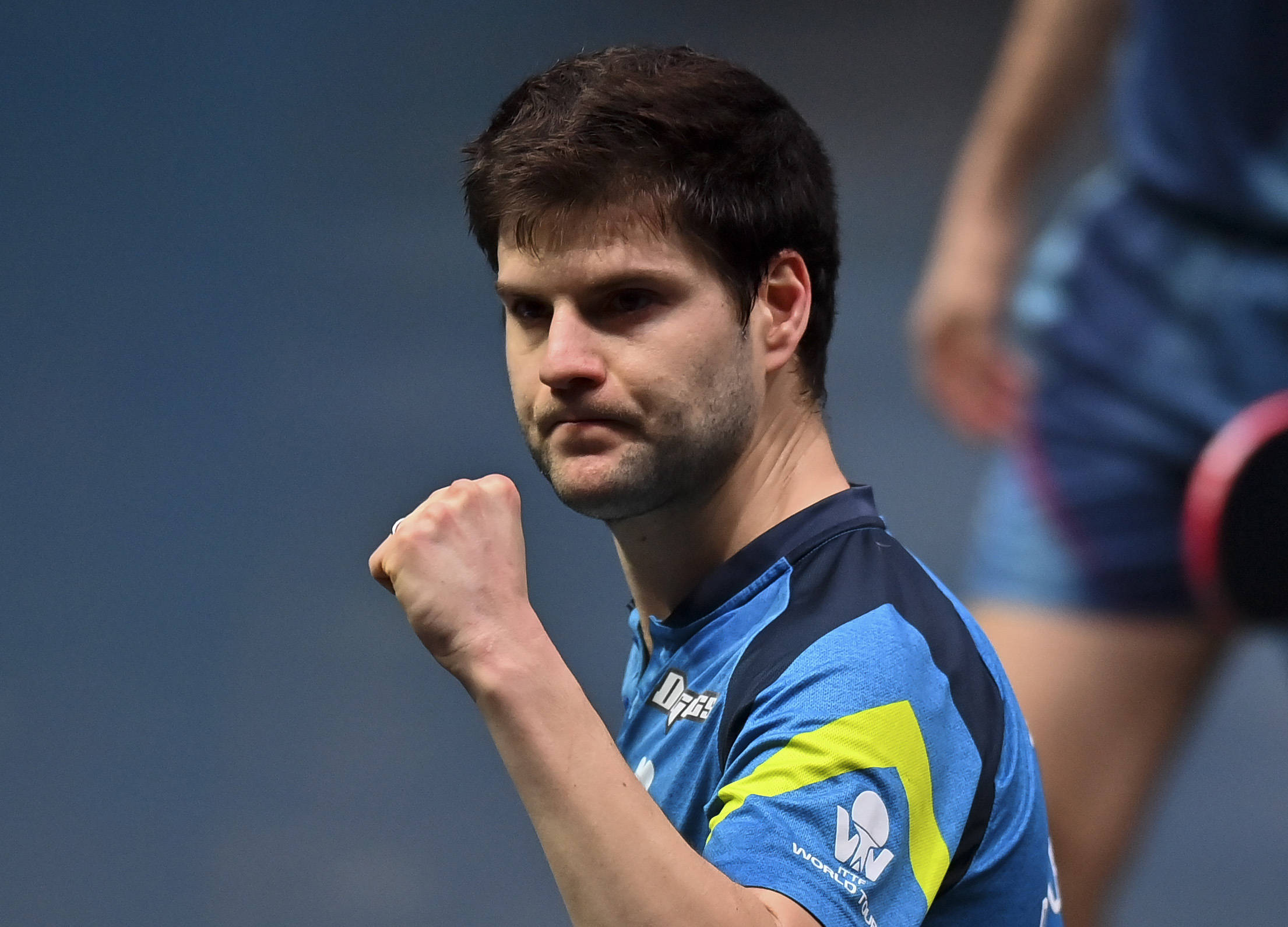 关于日本乒乓球队险胜德国乒乓球队，奥恰洛夫制霸全场的信息