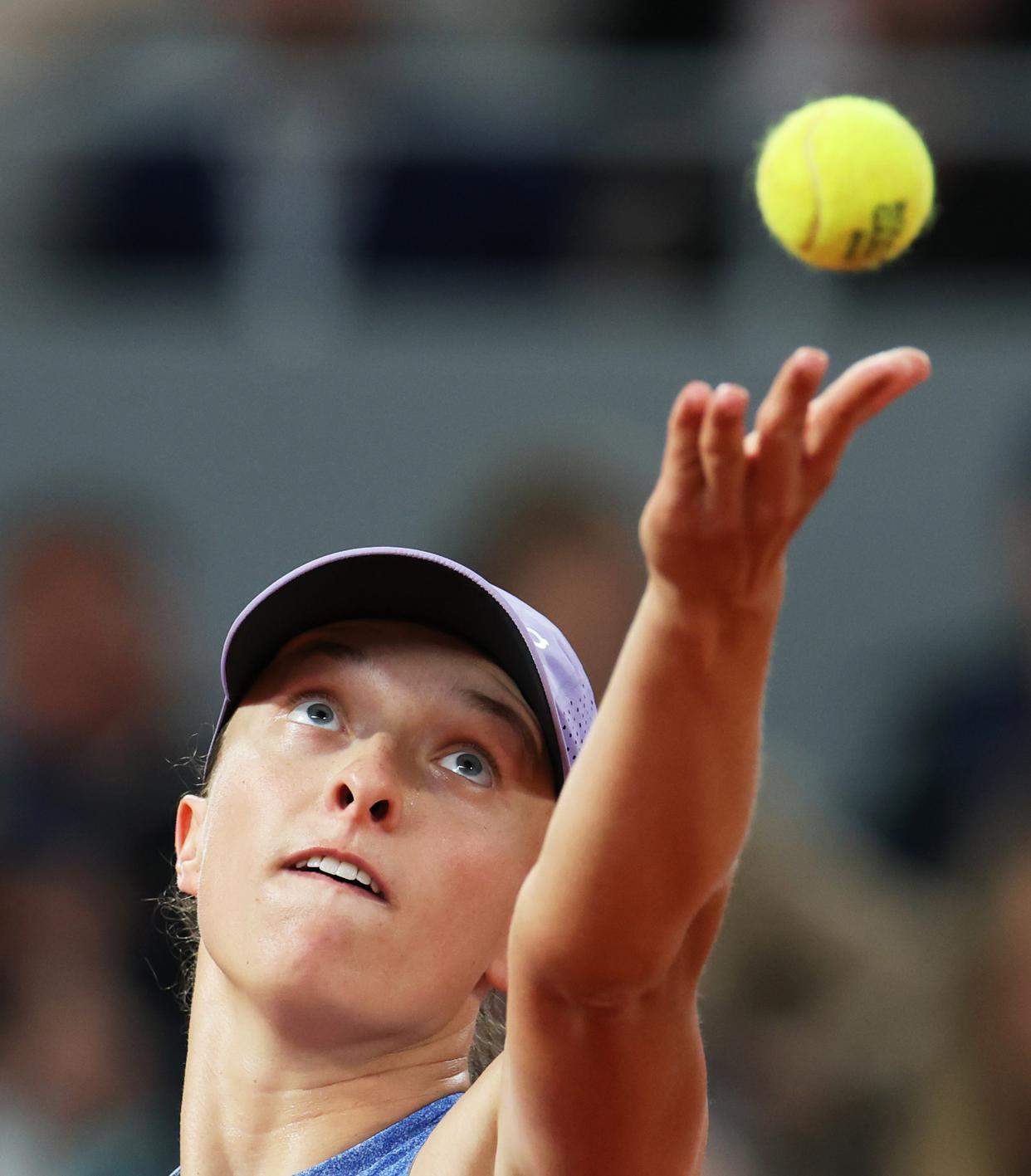 包含欧洲网球队完胜法国网球队，克耶高斯统治全场的词条