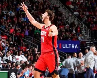 火箭主将斩获数据王，扭转局势