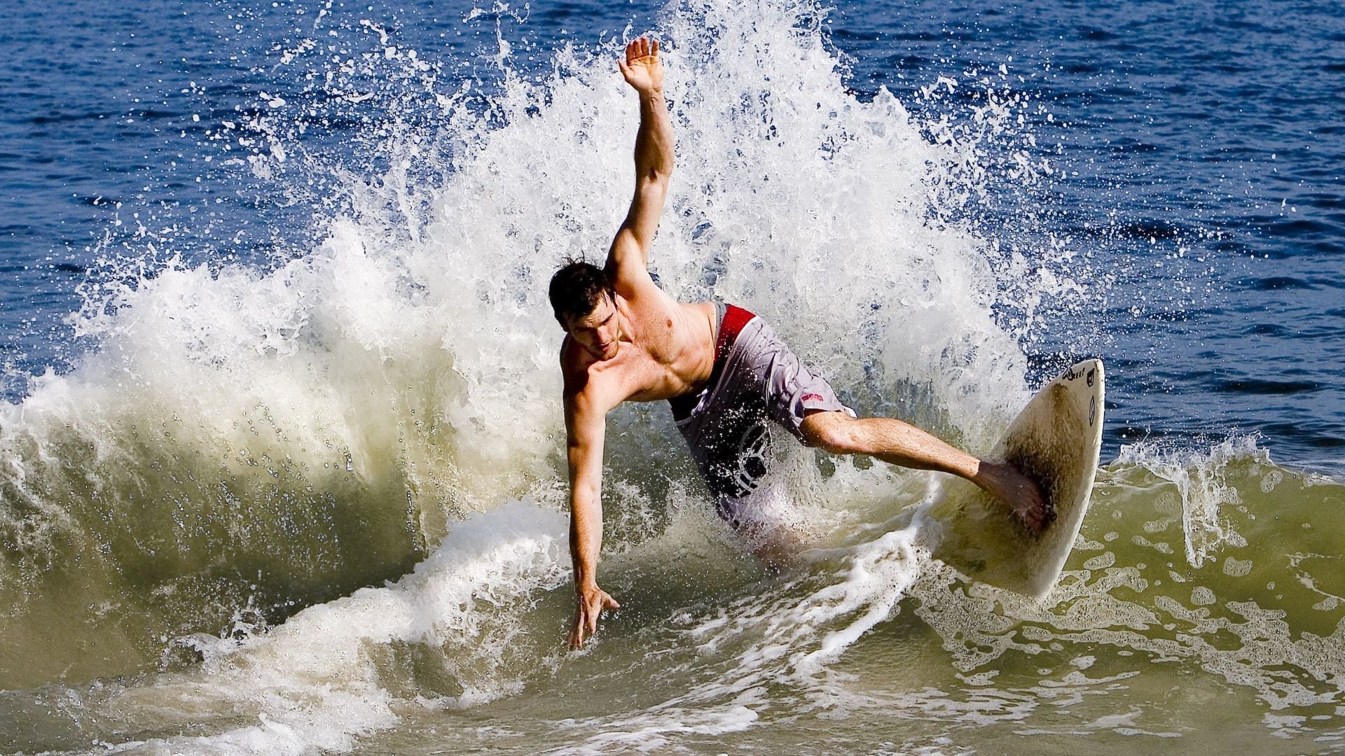 奥运周期关键战之夜，莱万完成里程碑